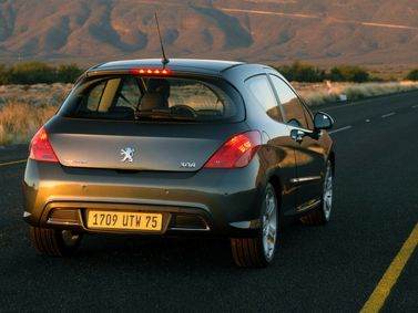 Peugeot 308 I, Хэтчбек 3 дв. — вид сзади справа