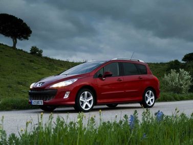 Peugeot 308 I, Универсал 5 дв. — вид спереди справа