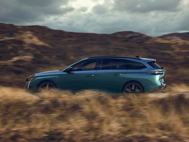Peugeot 308 III, Универсал 5 дв. — вид справа