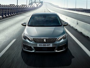 Peugeot 308 II Рестайлинг, Хэтчбек 5 дв. — вид спереди