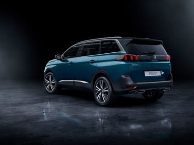 Peugeot 5008 II Рестайлинг, Внедорожник 5 дв. — вид сзади справа