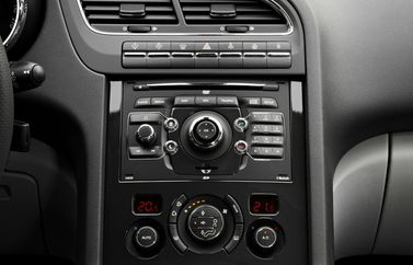 Peugeot 5008 I, Компактвэн — центральная консоль