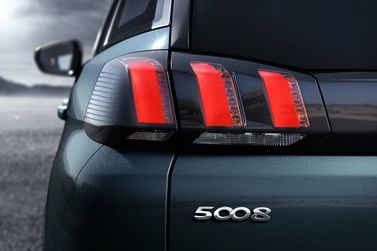 Peugeot 5008 II, Внедорожник 5 дв. — задний фонарь