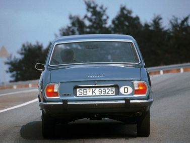 Peugeot 504، سيدان — منظر خلفي