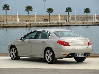 Peugeot 508 I، سيدان — منظر خلفي أيسر