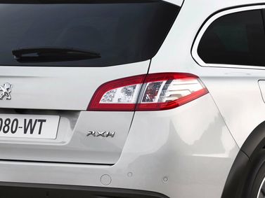 Peugeot 508 I Рестайлинг, Универсал 5 дв. RXH — задняя часть автомобиля крупным планом