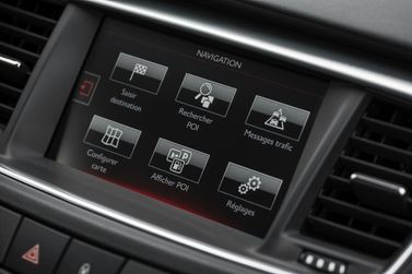 Peugeot 508 I Рестайлинг, Универсал 5 дв. — экран мультимедийной системы