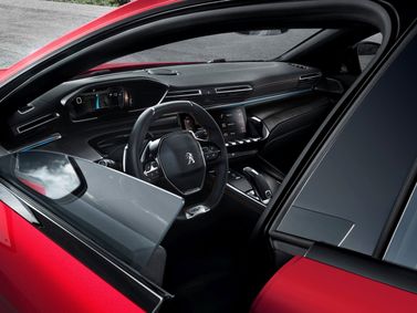 Peugeot 508 II, Лифтбэк — место водителя