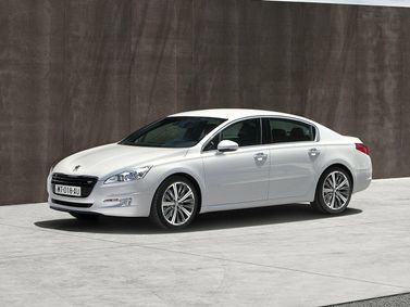 Peugeot 508 I، سيدان — منظر أمامي أيمن