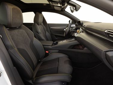 Peugeot 508 II Рестайлинг, Лифтбэк — передние сиденья