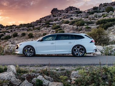 Peugeot 508 II Рестайлинг, Универсал 5 дв. — вид справа