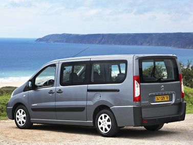 Peugeot Expert II, Минивэн Long — вид сзади слева