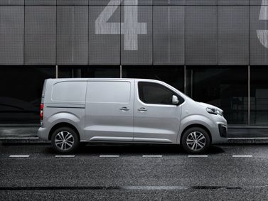 Peugeot Expert III, Фургон — вид справа
