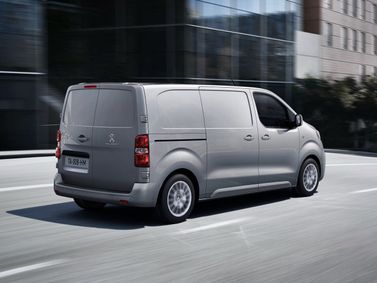 Peugeot Expert III, Фургон — вид сзади справа