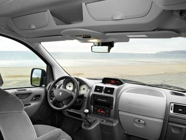 Peugeot Expert II, Минивэн — передняя панель