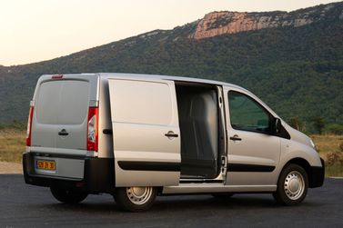 Peugeot Expert II, Фургон — вид сзади справа