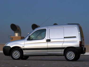Peugeot Partner أنا فيس ليفت، فان — منظر من الجانب الأيمن