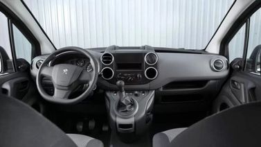 Peugeot Partner II Рестайлинг 2, Фургон Profi St — передняя панель