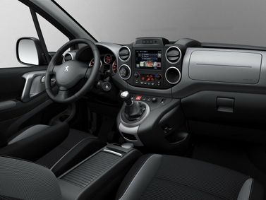 Peugeot Partner فيس ليفت الثاني 2، فان مدمج — لوحة القيادة