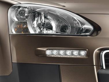 Peugeot Partner فيس ليفت الثاني، فان مدمج — المصباح الأمامي
