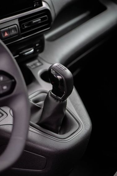 Peugeot Partner ثالثاً، فان — محدد ناقل الحركة