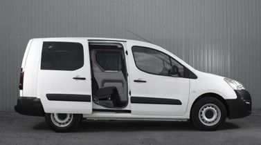 Peugeot Partner II Рестайлинг 2, Компактвэн Tour — вид слева