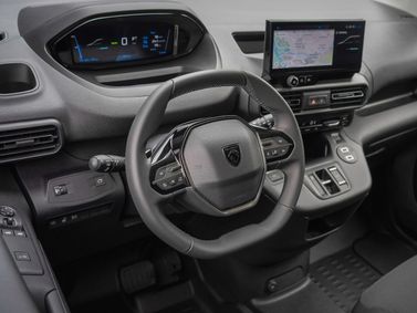 Peugeot Partner III Рестайлинг, Фургон L1 — место водителя