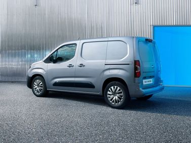 Peugeot Partner III Рестайлинг, Фургон L1 — вид сзади в три четверти