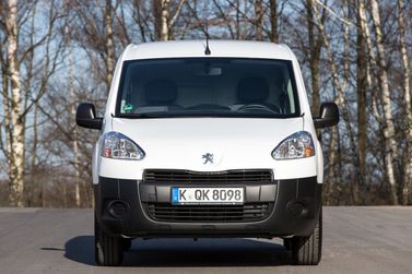 Peugeot Partner فيس ليفت الثاني، فان — منظر أمامي