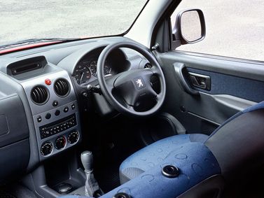 Peugeot Partner أنا فيس ليفت، فان — منطقة السائق