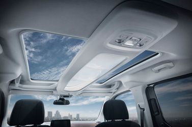 Peugeot Rifter I, Компактвэн — деталь интерьера