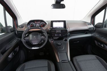 Peugeot Rifter I, Компактвэн — передняя панель