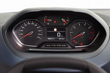 Peugeot Rifter I, Компактвэн — панель приборов