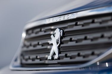 Peugeot Rifter I، فان مدمج Long — شعار السيارة واسم الطراز