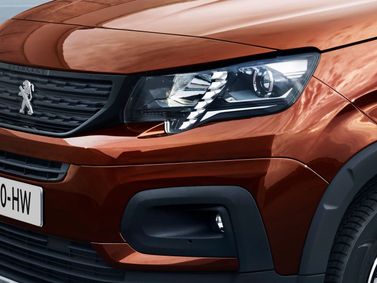 Peugeot Rifter I, Компактвэн — передняя часть автомобиля крупным планом