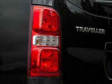 Peugeot Traveller I, Минивэн Long — задний фонарь
