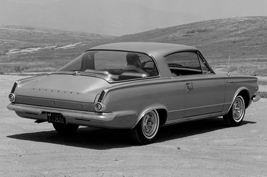 Plymouth Barracuda، كوبيه — منظر خلفي أيمن