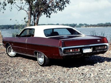Plymouth Fury V, Купе-Хардтоп — вид сзади слева