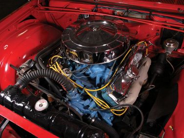 Plymouth Fury رابعاً، كوبيه - سقف صلب — حجرة المحرك