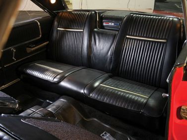Plymouth Fury رابعاً، كوبيه - سقف صلب — المقاعد الخلفية