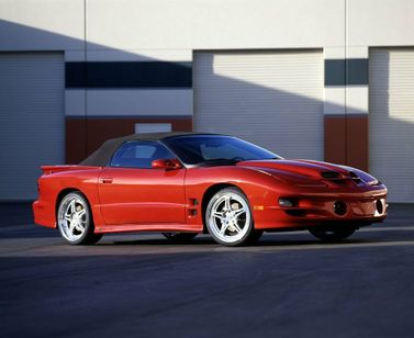 Pontiac Firebird رابعاً، قابلة للتحويل — منظر أمامي أيمن