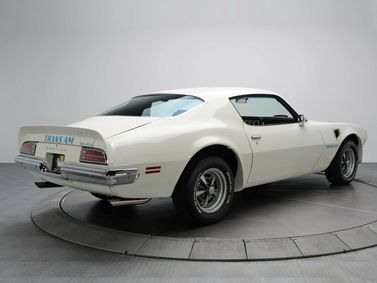 Pontiac Firebird ثانياً، كوبيه — منظر خلفي أيمن