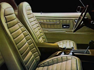 Pontiac Firebird ثانياً، كوبيه — المقاعد الأمامية