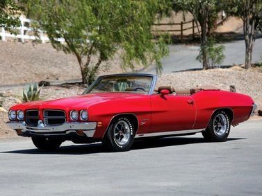Pontiac LeMans ثالثاً، قابلة للتحويل — منظر أمامي أيمن