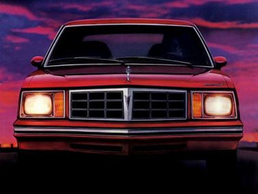 Pontiac Phoenix ثانياً، هاتشباك 5 أبواب — منظر أمامي