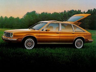 Pontiac Phoenix ثانياً، هاتشباك 5 أبواب — منظر أمامي أيسر