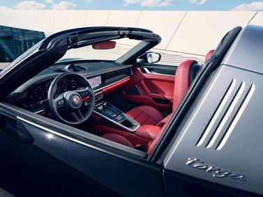 Porsche 911 VIII (992.1), Тарга Targa — место водителя