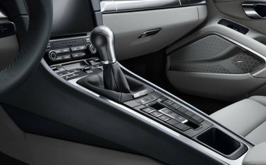 Porsche 911 VII (991.2) Рестайлинг, Кабриолет — центральная консоль