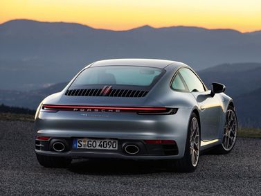 Porsche 911 VIII (992.1), Купе — вид сзади в три четверти