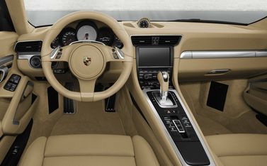 Porsche 911 سابعاً (991)، قابلة للتحويل — منطقة السائق